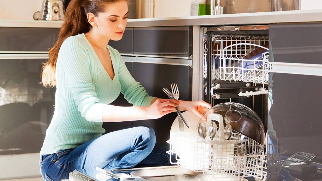 Bu Mutfak Eşyalarını Bulaşık Makinesinde Yıkıyorsanız Büyük Hata Ediyorsunuz 3