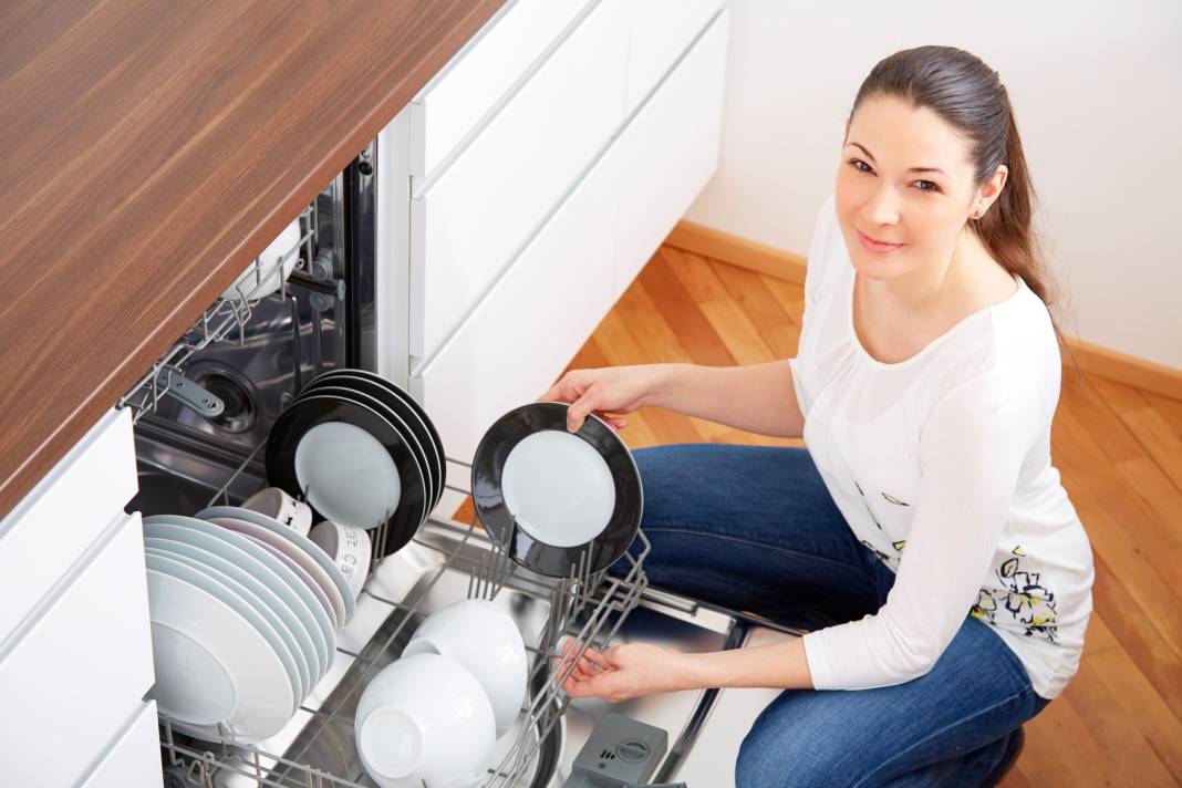 Bu Mutfak Eşyalarını Bulaşık Makinesinde Yıkıyorsanız Büyük Hata Ediyorsunuz 6