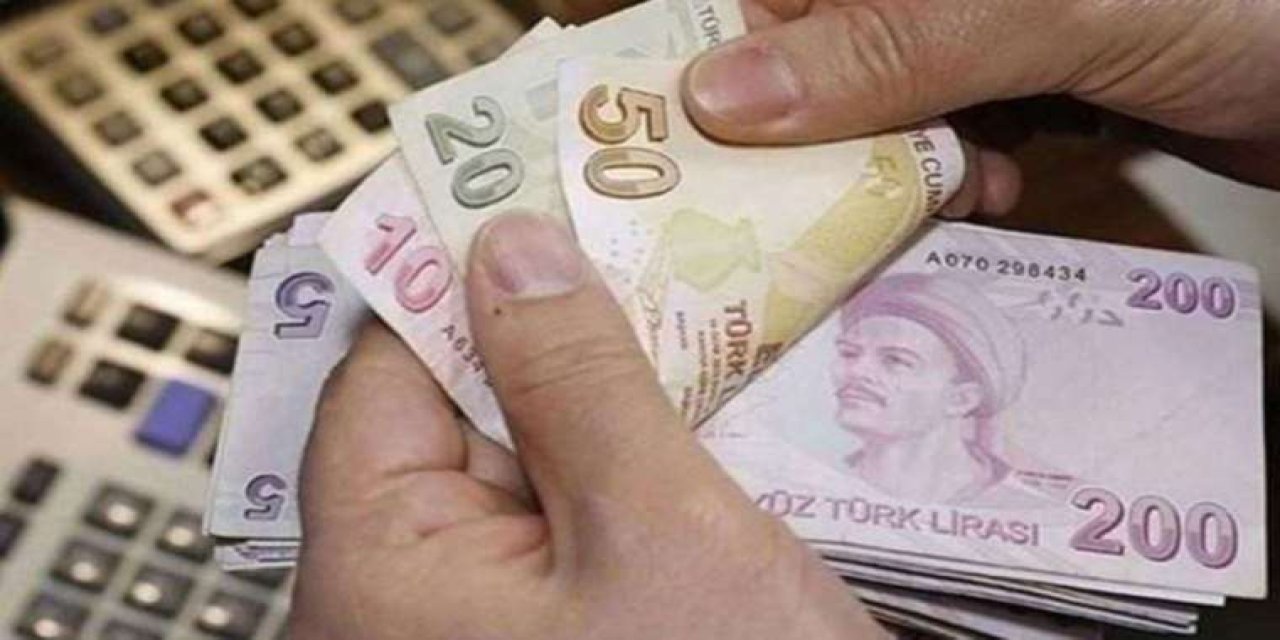 Gazeteci Abdülkadir Selvi, memur maaş zamlarını içeren düzenlemeyi açıkladı